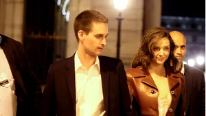 FOTO Fosta soţie a lui Orlando Bloom s-a căsătorit cu miliardarul Evan Spiegel, fondatorul 