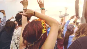 Cântec inspirat de criza coronavirusului. O fetiţă de 10 ani de la Ploieşti a compus versurile