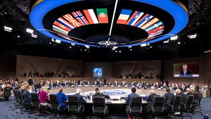 COMENTARIU Lelia Munteanu: NATO, la 75 de ani împliniţi - cam tare de ureche şi uitucă