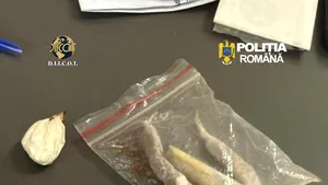 SOCIAL Un bărbat făcea trafic de droguri deși era arestat la domiciliu pentru același tip de faptă