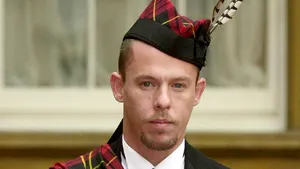 Creatorul de modă Alexander McQueen s-a sinucis prin spânzurare - VIDEO, GALERIE FOTO