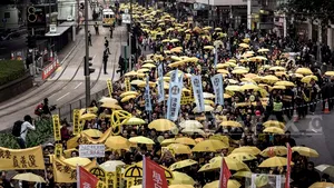 Mii de manifestanţi prodemocraţie au ieşit din nou în stradă la Hong Kong