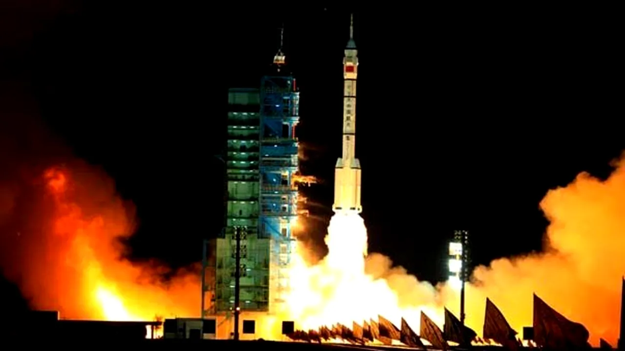PREMIERĂ ISTORICĂ: China a trimis în SPAŢIU prima FEMEIE astronaut