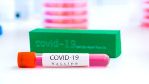 O companie farmaceutică cunoscută a început un studiu clinic unui posibil tratament cu anticorpi pentru COVID-19
