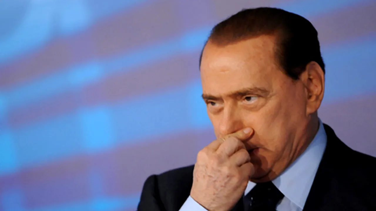 Berlusconi a ieşit în public pentru prima dată după atacul de la Milano