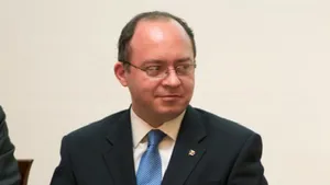 Aurescu a avut o întrevedere cu omologul său iranian: Ministrul român a acceptat invitaţia de a face o vizită la Teheran în 2015