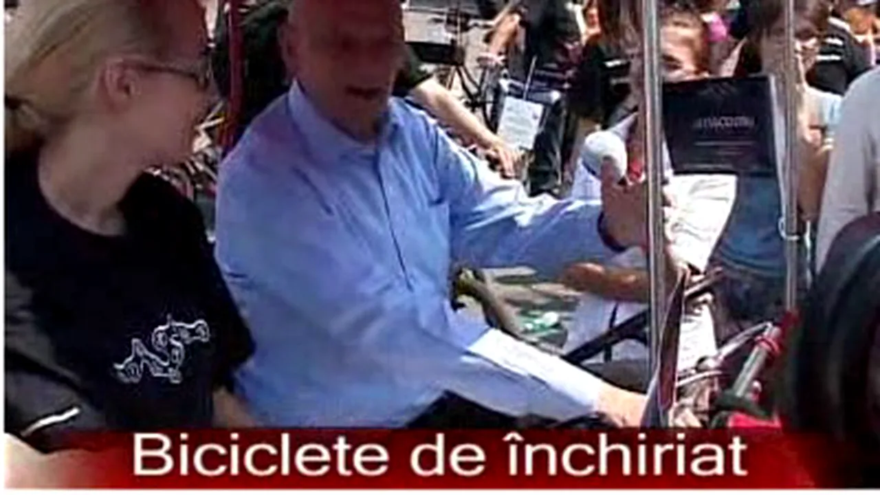 Oprescu a traversat centrul Capitalei pe bicicletă