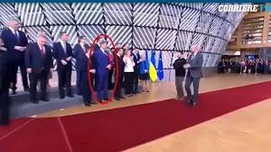 Klaus Iohannis, iertat pentru o gafă pentru care Viktor Orban este pus la zid