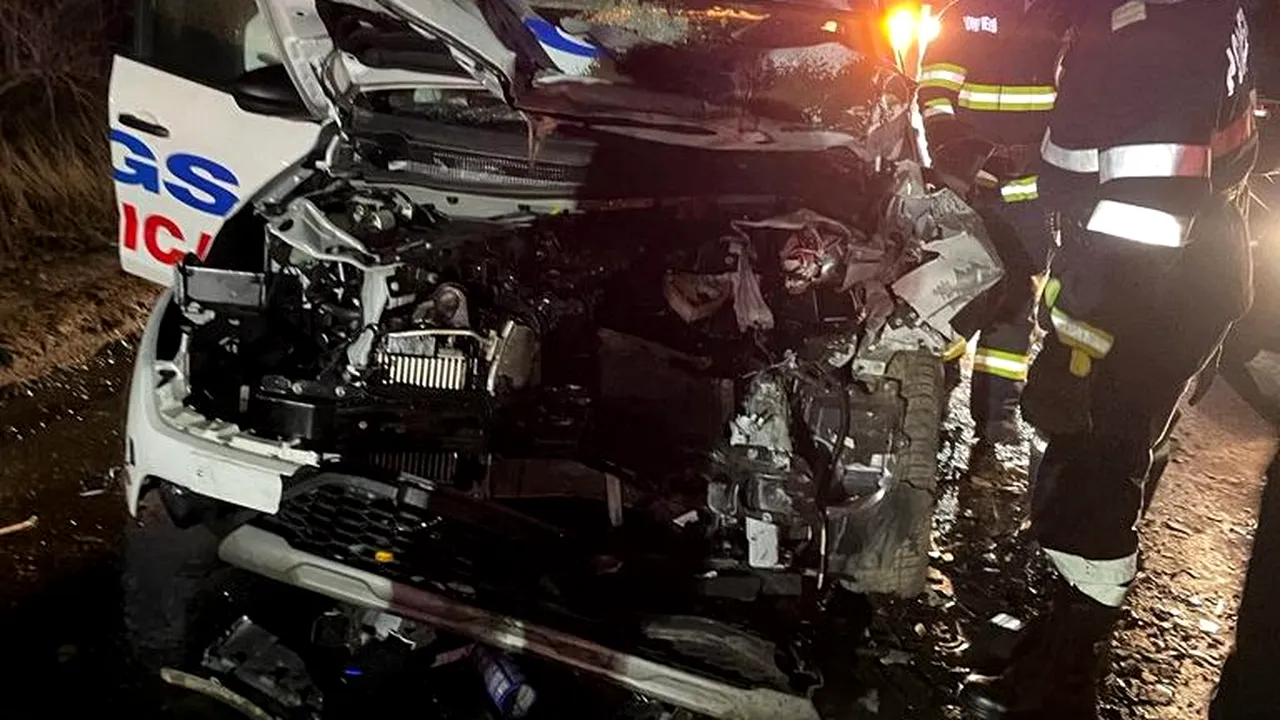 Iaşi: Ambulanţă care ducea pacienţi la Dializă, implicată în accident 