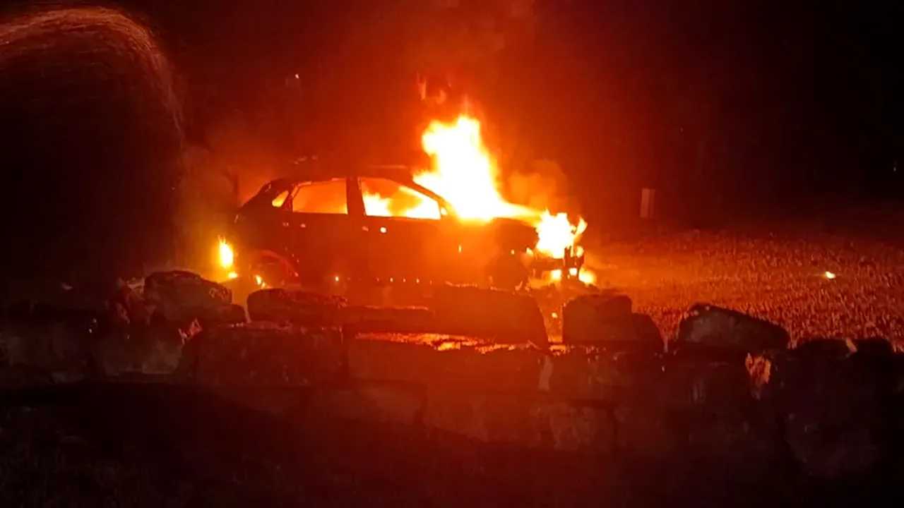 Noi atacuri asupra închisorilor din Franţa. Trei maşini, incendiate în faţa unui penitenciar