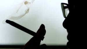 Fumătorii prezintă mai multe riscuri de a dezvolta o formă de demenţă