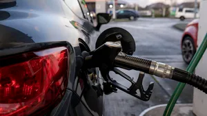 Efectul la pompe al restricţiilor de circulaţie din România. Vânzările OMV Petrom s-au redus anul trecut substanţial