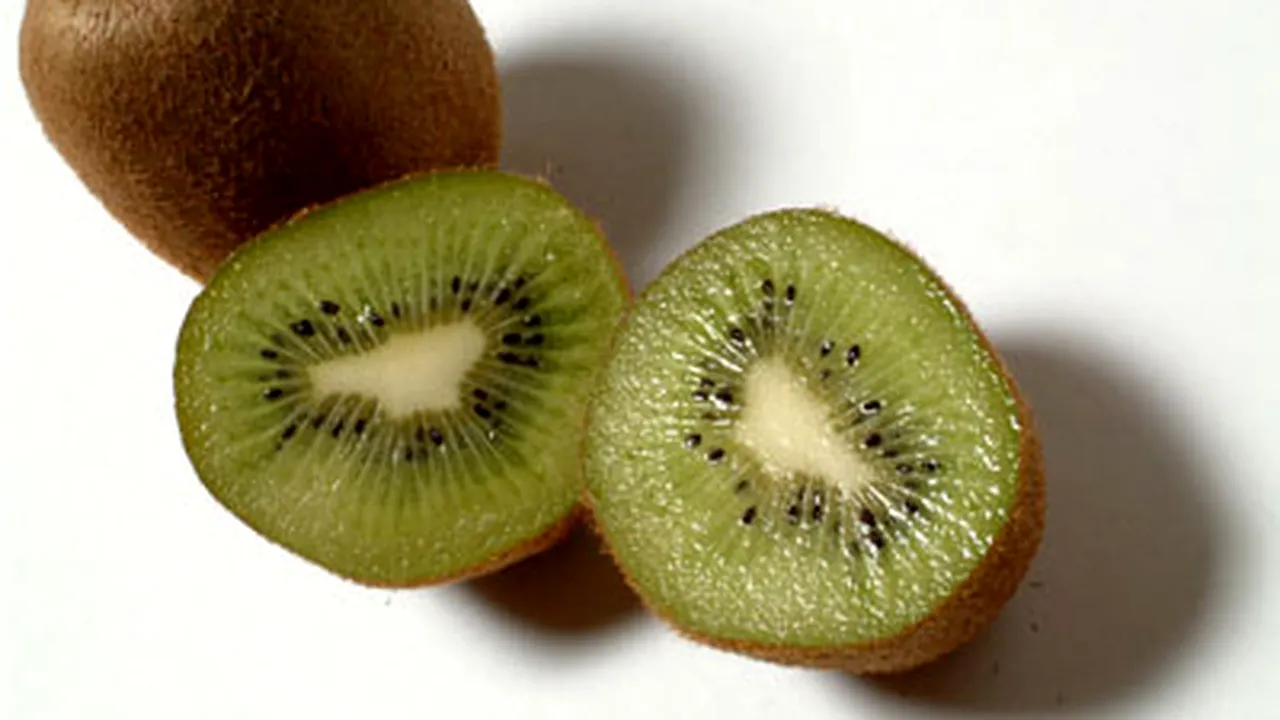 Anglia: Kiwi oprit de la vânzare pentru că era cu 1 mm mai mic decât prevăd regulile UE