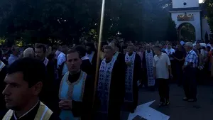 Adormirea Maicii Domnului: Câteva mii de pelerini la Mănăstirea Hodoş-Bodrog din judeţul Arad - FOTO