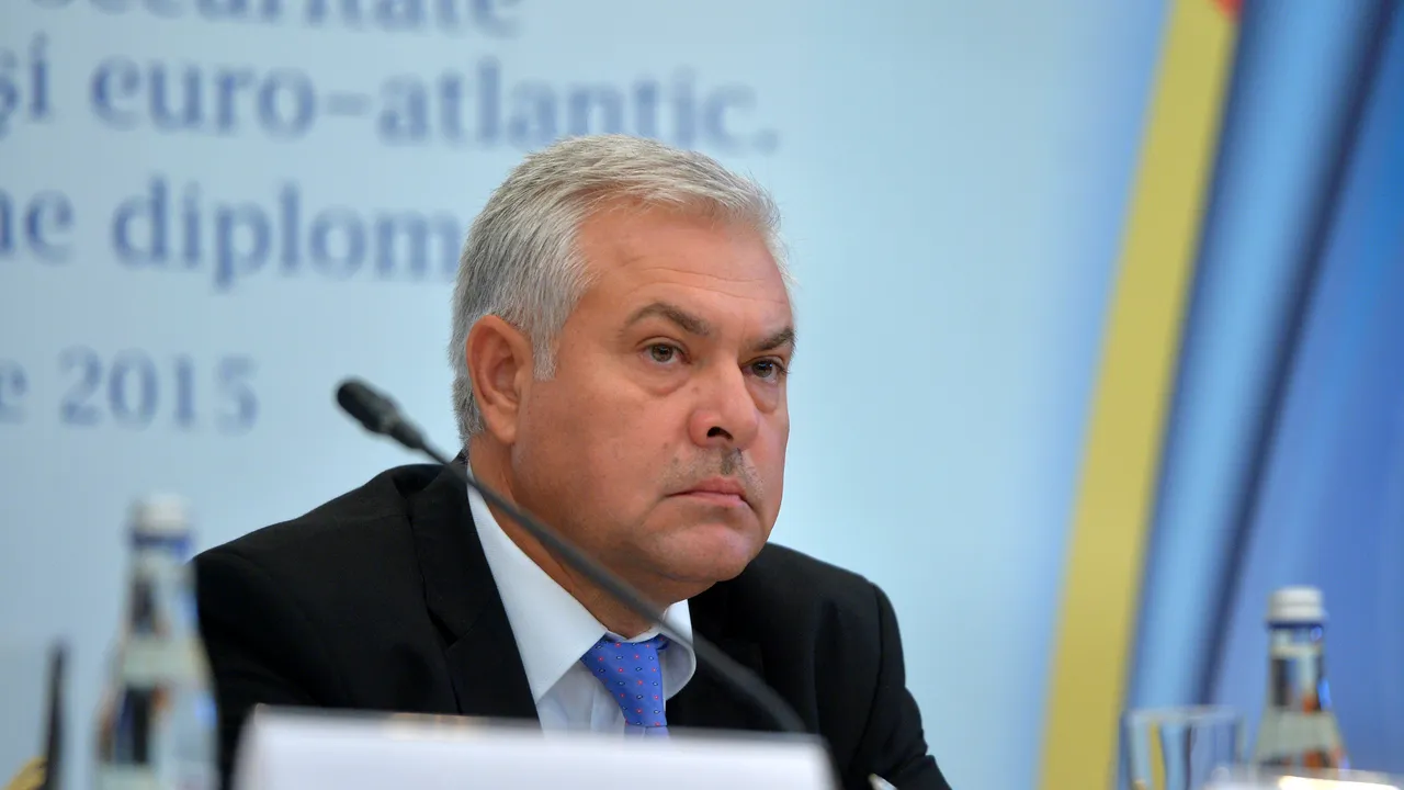 PREZENTUL FĂRĂ PERDEA Marius Oprea / Angel, din umbra tatălui securist în umbra lui Iohannis
