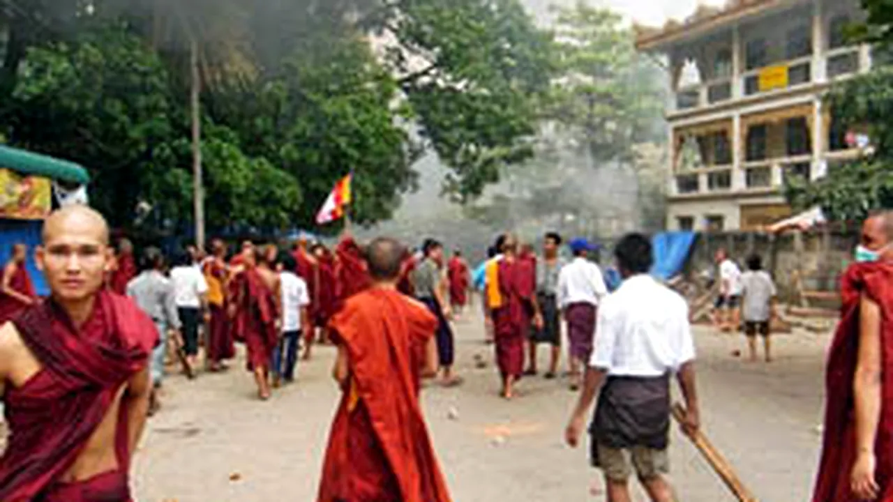 Violenţele din Myanmar provoacă moartea a nouă persoane