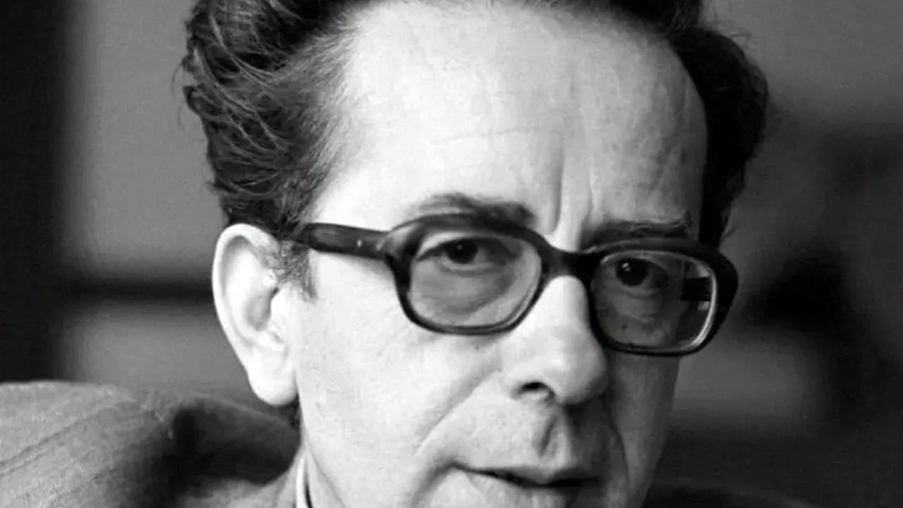 Lumea literară e în doliu. Ismaïl Kadaré, marele scriitor albanez, a murit la 88 de ani