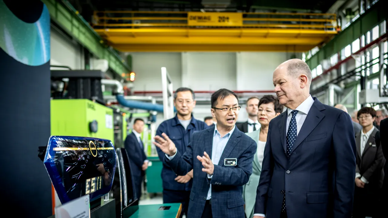 Olaf Scholz, nevoit să răspundă la o întrebare neobişnuită în China: nu fumăm toţi canabis în Germania
