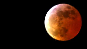 Eclipsă totală de Lună - vizibilă în America, Asia şi Australia