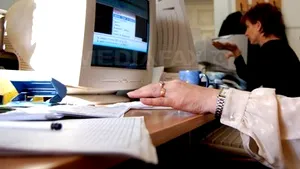 Romanian Govt To Keep Public Sector Hiring Frozen In 2012 - PM