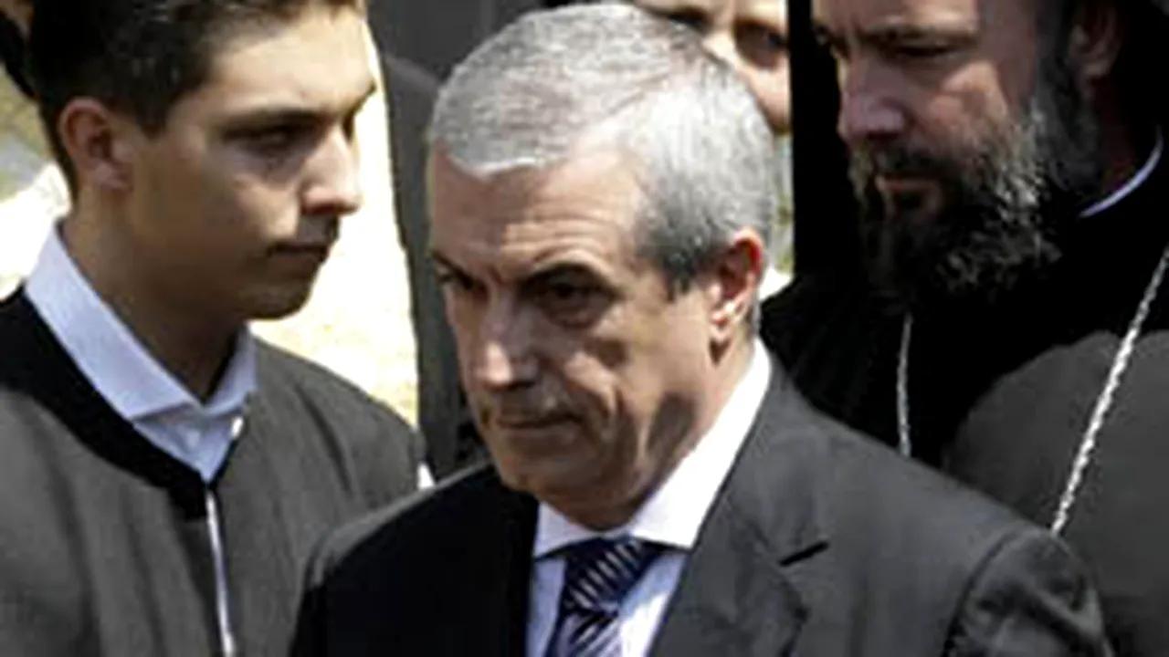 Tăriceanu s-a închinat la moaştele Cuvioasei Parascheva