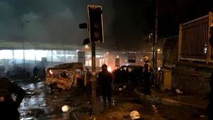 VIDEO Explozii puternice în centrul oraşului turc Istanbul, în apropierea Stadionului Beşiktaş / Cel puţin 38 de morţi şi 166 de răniţi