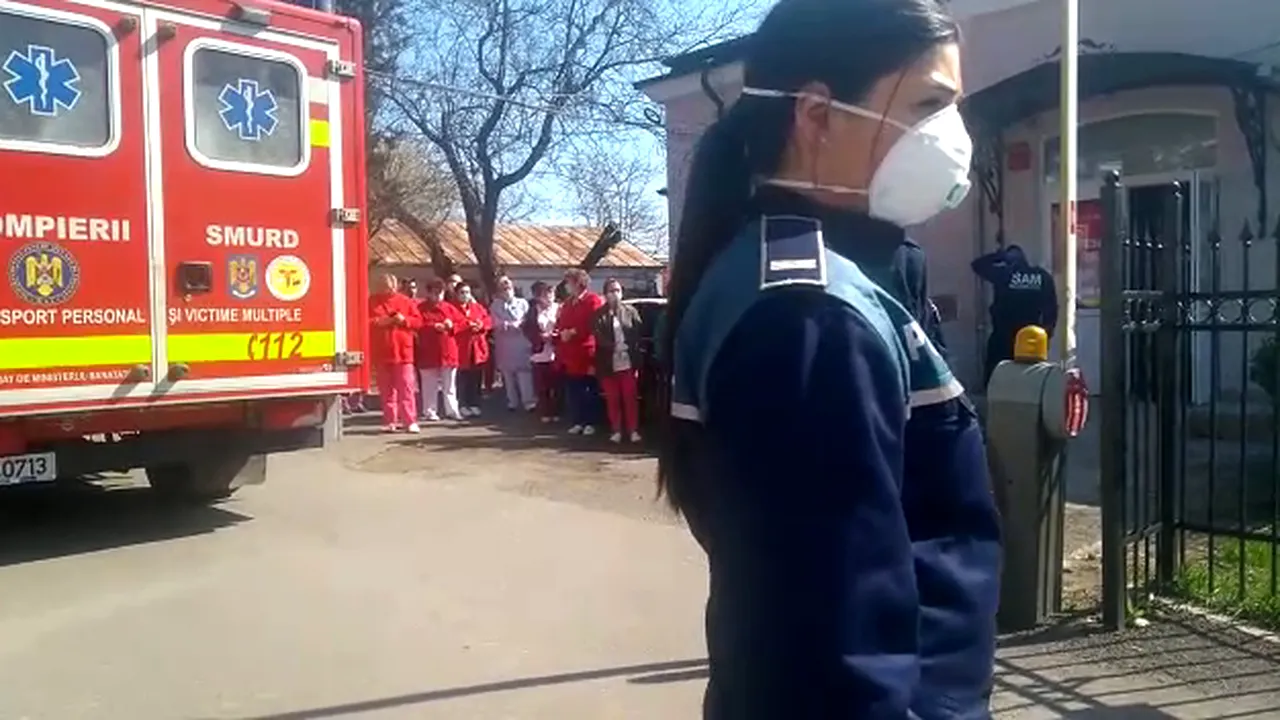 Tânăra însărcinată, cu coronavirus, din cauza căreia medicii de la maternitate s-au revoltat, întoarsă la infecţioase după consult 