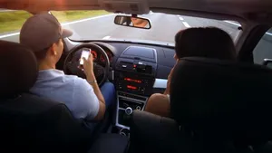 Scene incredibile la Constanţa: Femeie târâtă de maşină, după ce şi-a surprins soţul cu amanta