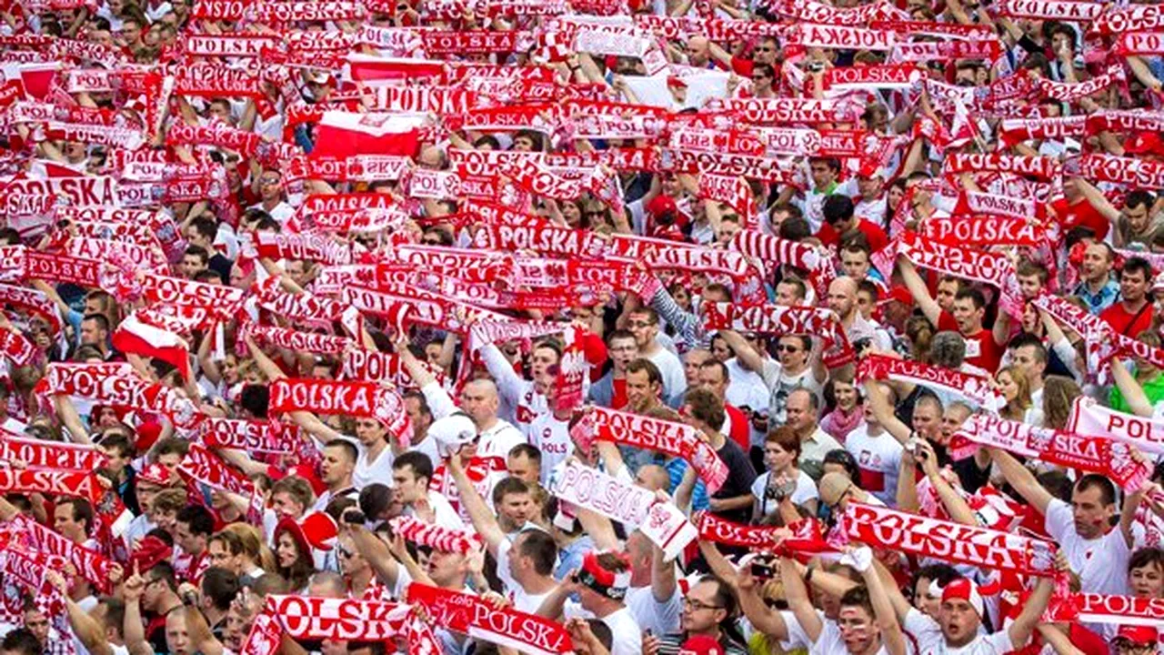 Euro-2012: 184 de fani reţinuţi la Varşovia, la meciul Polonia - Rusia