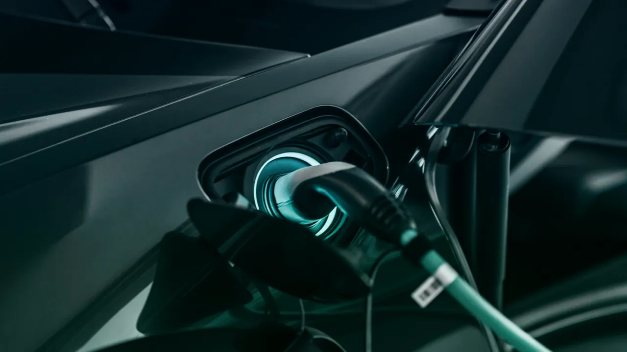 Cum o nouă tehnologie de extracţie a litiului ar putea schimba regulile jocului pentru industria vehiculelor electrice