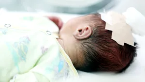 Un bebeluş din Peru s-a născut contaminat cu COVID-19. Care este cauza principală 