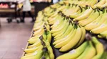Cu toții aruncăm cea mai sănătoasă parte a unei banane, deși este o adevărată comoară pentru sănătate