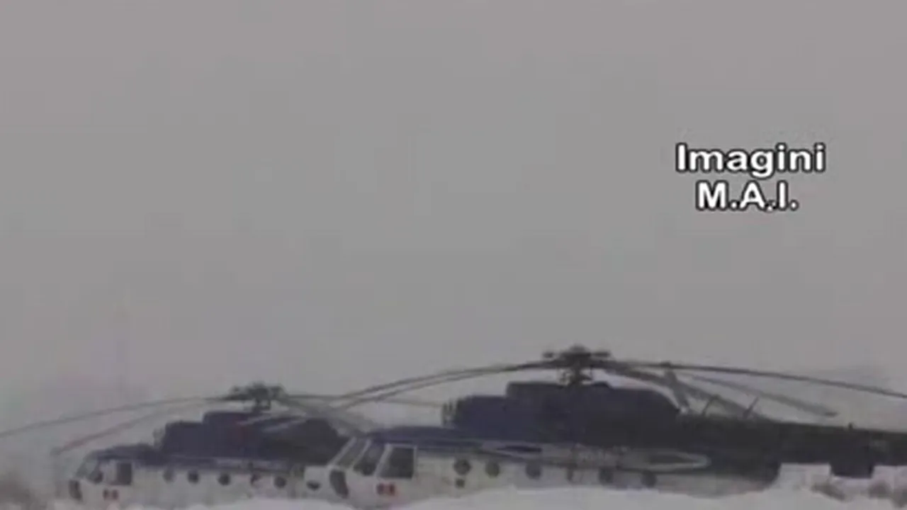 Elicopterele MAI sunt pregătite pentru intervenţii de salvare: O femeie gravidă a fost transportată de la Chilia la Tulcea - VIDEO