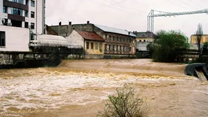 Cod portocaliu de inundaţii în judeţul Bistriţa-Năsăud: Someşul Mare ar putea ieşi din matcă