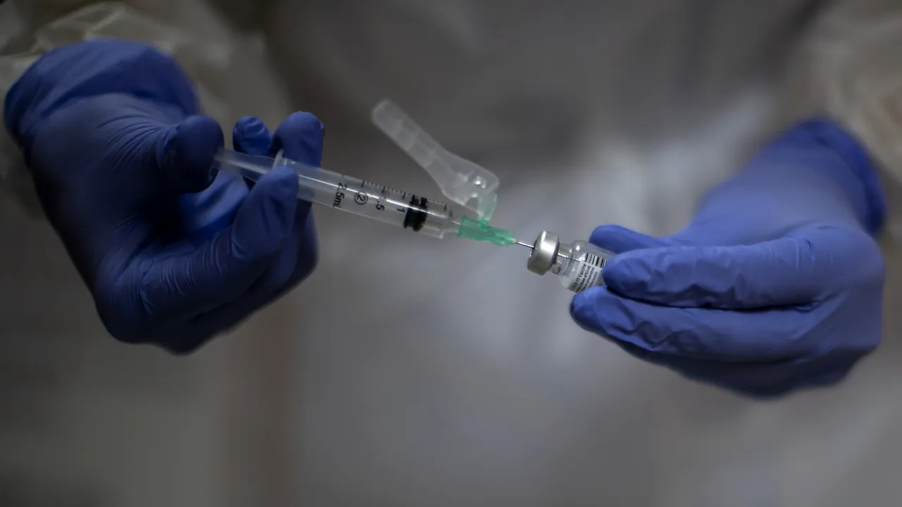 Cum este organizat centrul de vaccinare COVID-19 de la Universitatea de Medicină Veterinară din Iaşi. Rector: „Am vrut să dăm o mână de ajutor”