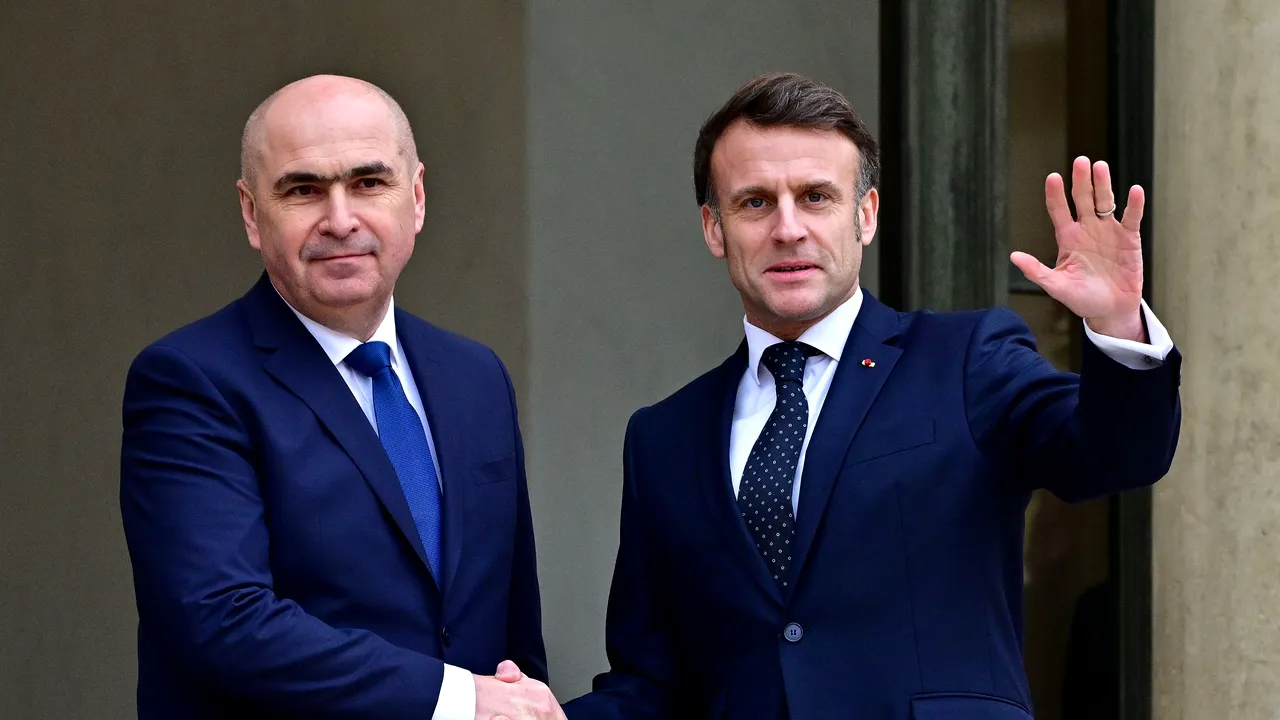 Bolojan, primit la Palatul Elysee de preşedintele Macron