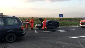 FOTO | Accident la Braşov: Patru persoane au fost rănite, între care două femei însărcinate şi un copil 