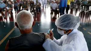 Brazilia a înregistrat pentru prima dată peste 100.000 de cazuri de Covid într-o singură zi. Două uzine auto şi-au suspendat activitatea