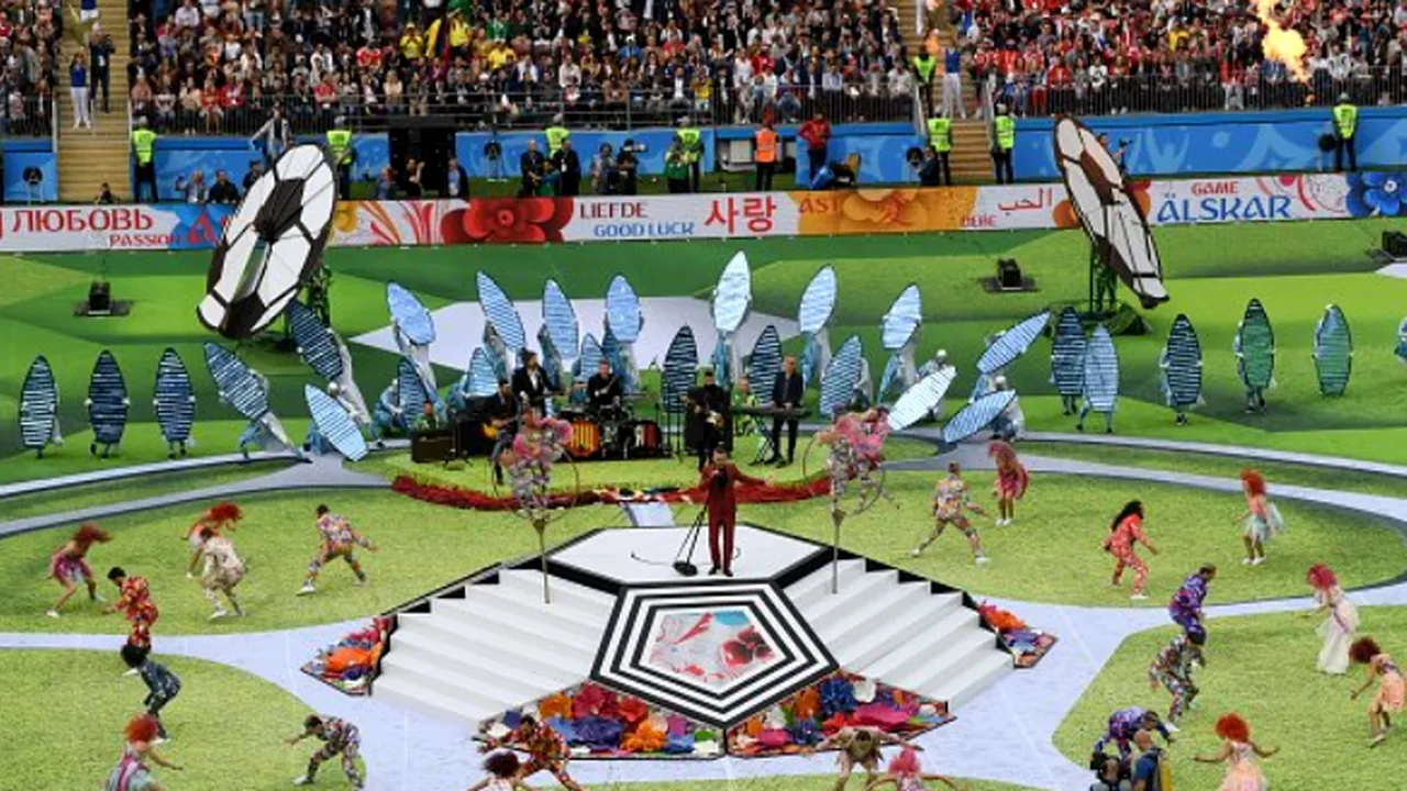 GESTUL ŞOCANT făcut de Robbie Williams la ceremonia de deschidere a Campionatului Mondial 2018 | VIDEO