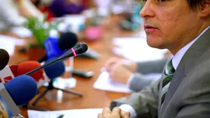 Britanicii consideră că Franţa va avea doi comisari europeni: Michel Barnier şi Dacian Cioloş