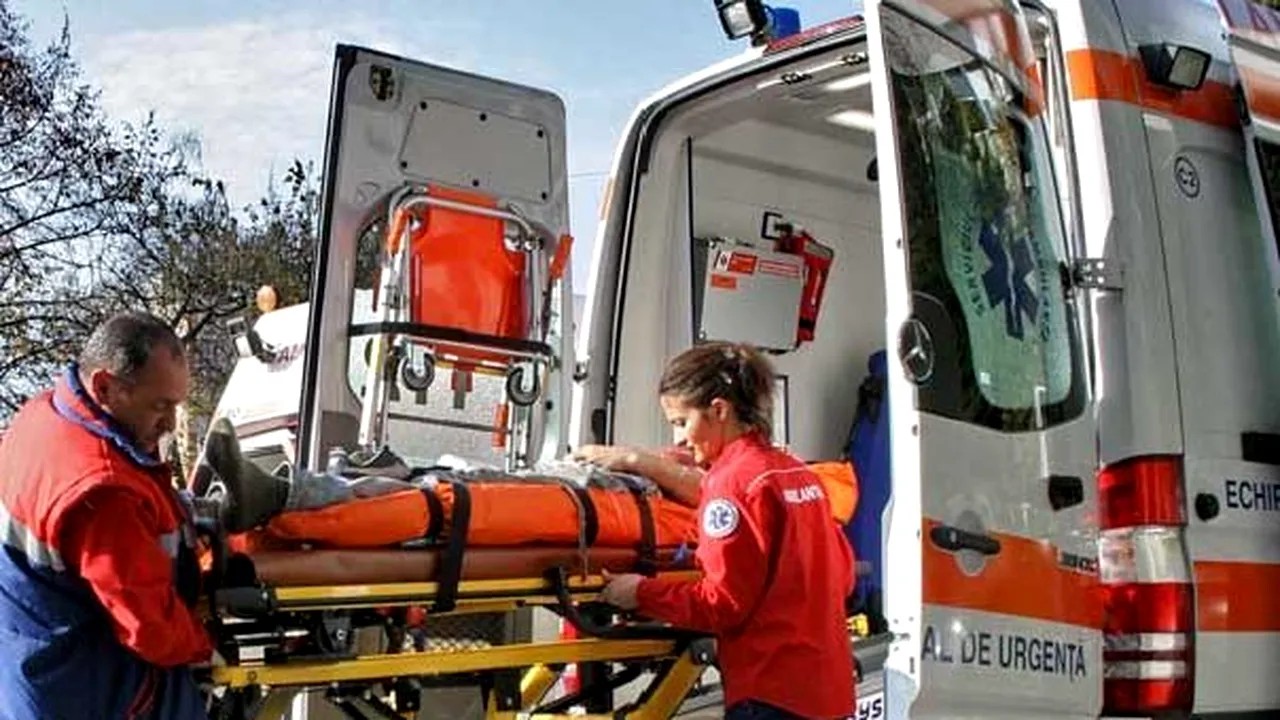 Braşov: Cinci persoane au fost rănite după ce un tir a lovit un microbuz în care se aflau 14 pasageri