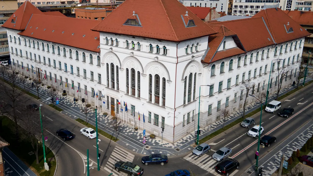 Primăria Timişoara a găsit voluntari pentru consiliile de administraţie din şcoli