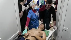 Cum arată urgenţele în spitalele din Ucraina: bolnavii, deosebiţi după autocolante