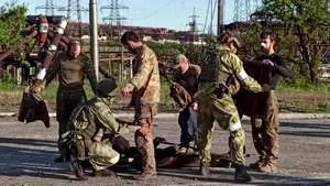 Încă 771 de militari ucrainieni baricadaţi în Azovstal s-au predat joi VIDEO