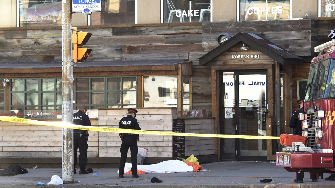 Autorul atacului din Toronto va fi prezentat instanţei marţi