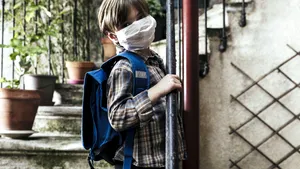 Şcoala online, un test de atenţie şi răbdare pentru copii şi părinţi. Un psiholog îţi vine în ajutor