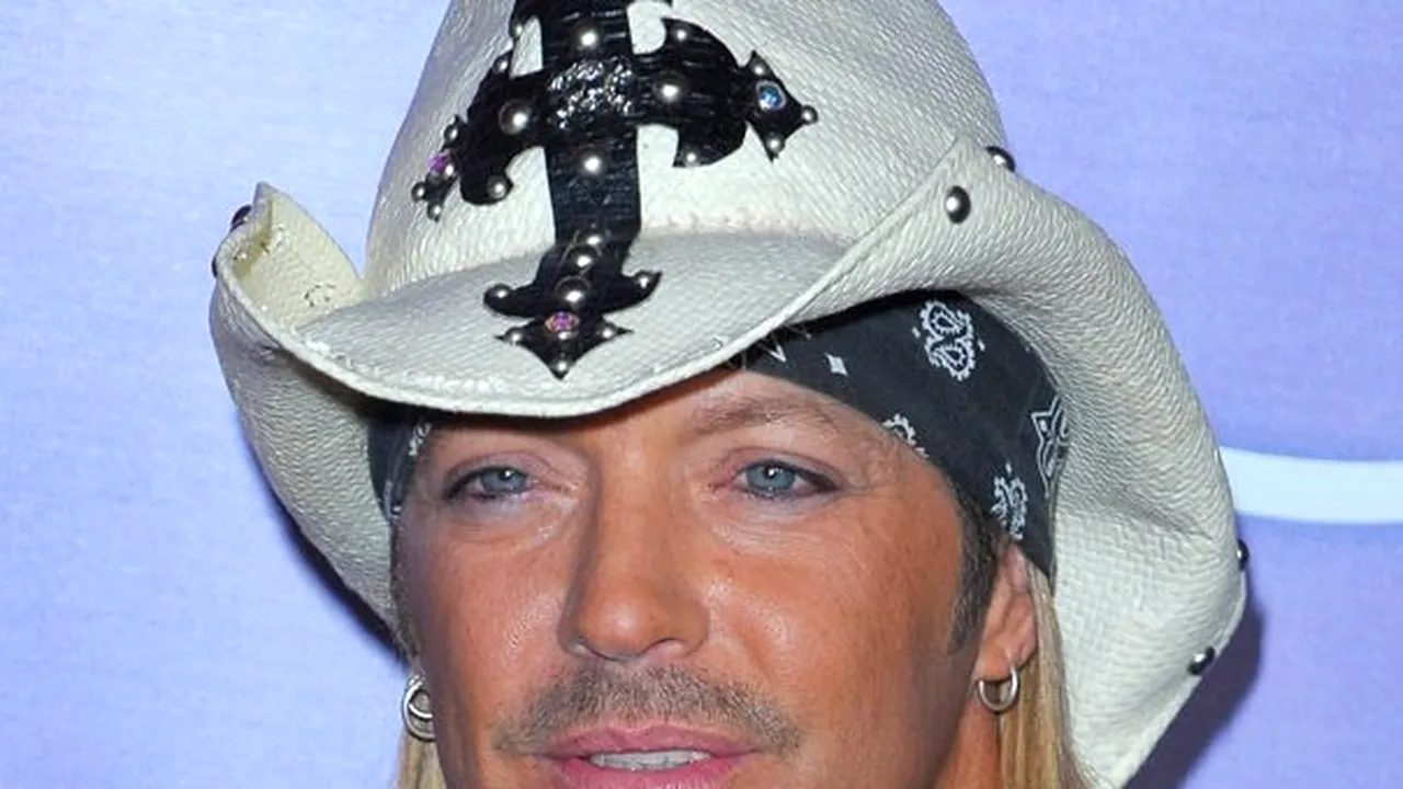 Bret Michaels, solistul trupei Poison, şi-a întrerupt un concert din cauza unei urgenţe medicale