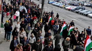 GALERIE FOTO Peste 500 de persoane, la un marş desfăşurat la Cluj de Ziua Maghiarilor de Pretutindeni
