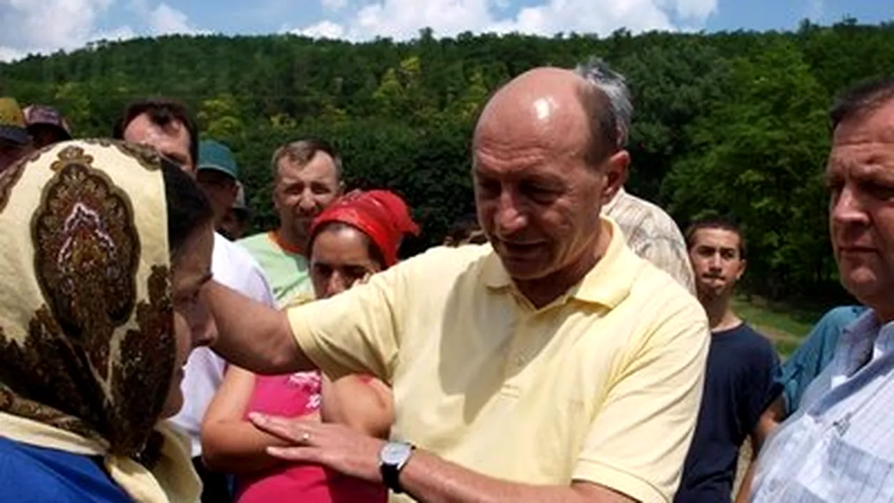 Preşedintele promite un dig localnicilor din Săuceşti