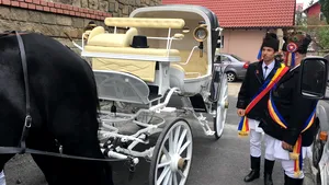 Nicolae, nepotul regelui Mihai, s-a căsătorit cu Alina Binder. Moment asemănător cu cel de la nunta lui Meghan Markle cu prinţul Harry - VIDEO, FOTO